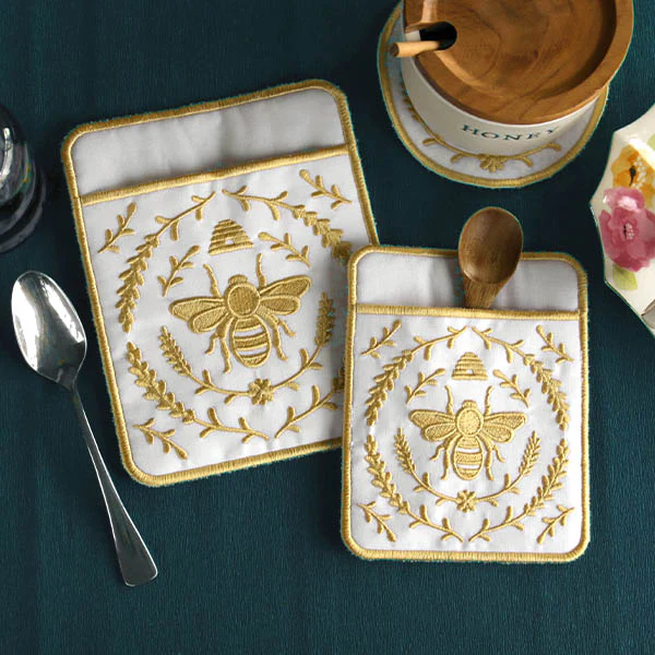 Bee in the Kitchen Potholder (In-the-Hoop) - Image 2