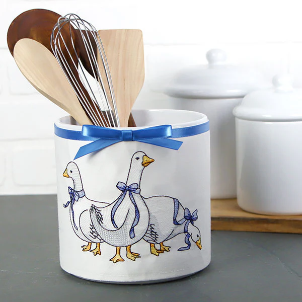 Blue Ribbon Goose Trio - Image 4