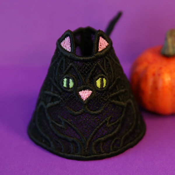 Cat in 3D (Lace)