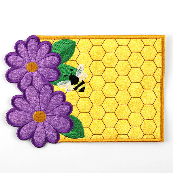 Daisies and Honeybee Mug Rug (In-the-Hoop) - Image 5