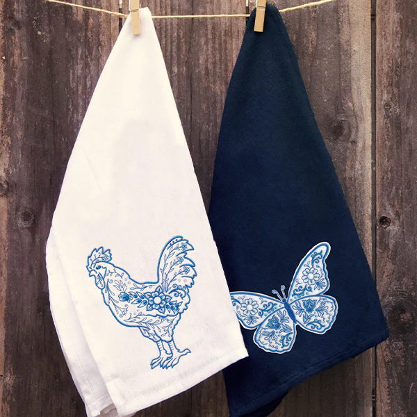 Delft Blue Doodle Chicken - Image 2