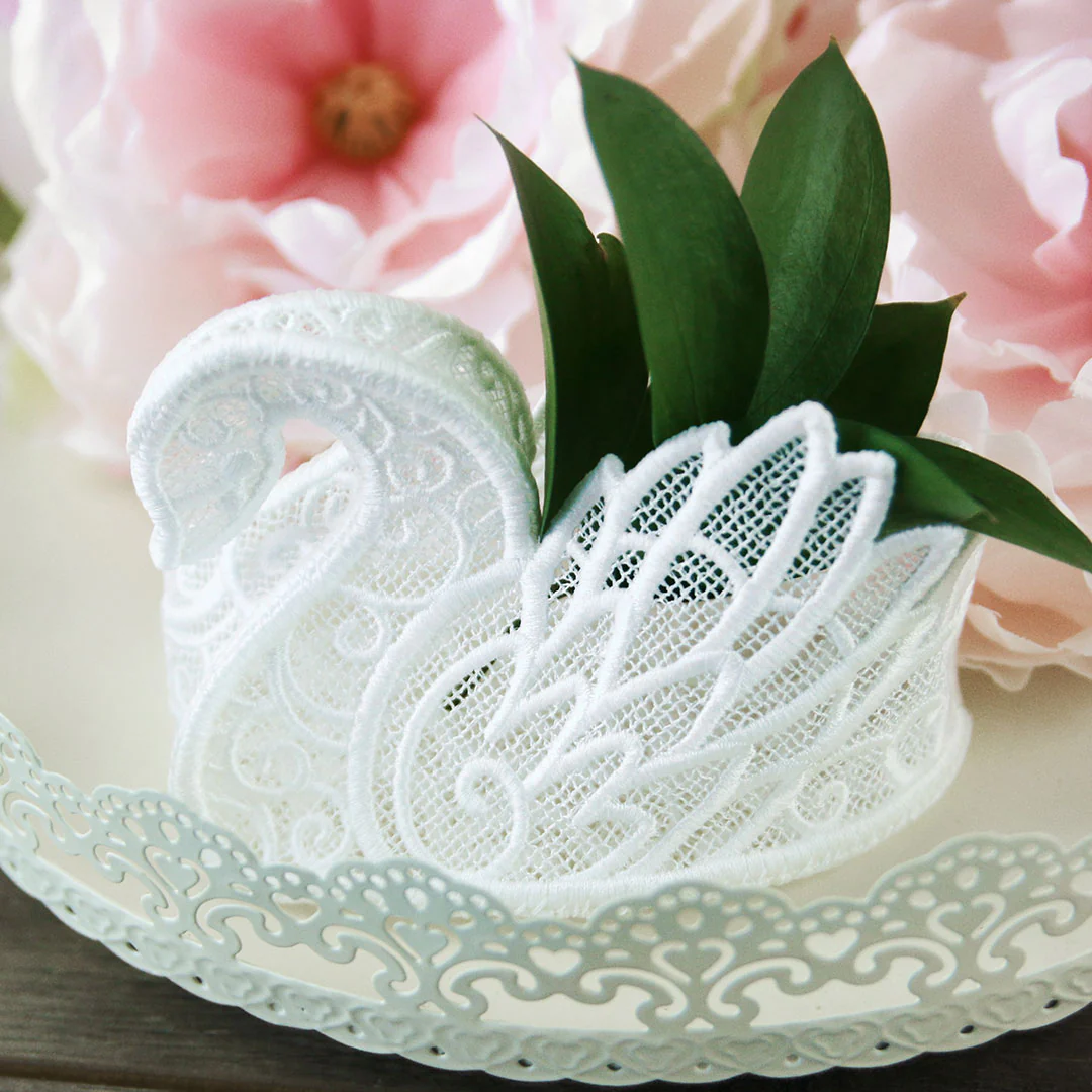 Elegant Swan in 3D (Lace) - Image 14