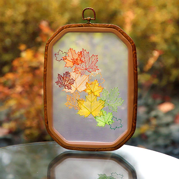 Festive Harvest Maple Leaf Feature - Image 4