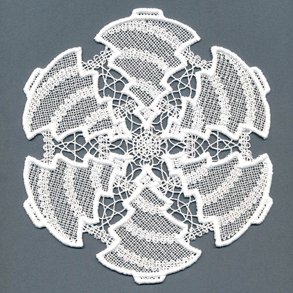 Festive Tree Doily (Battenburg Lace) - Image 2