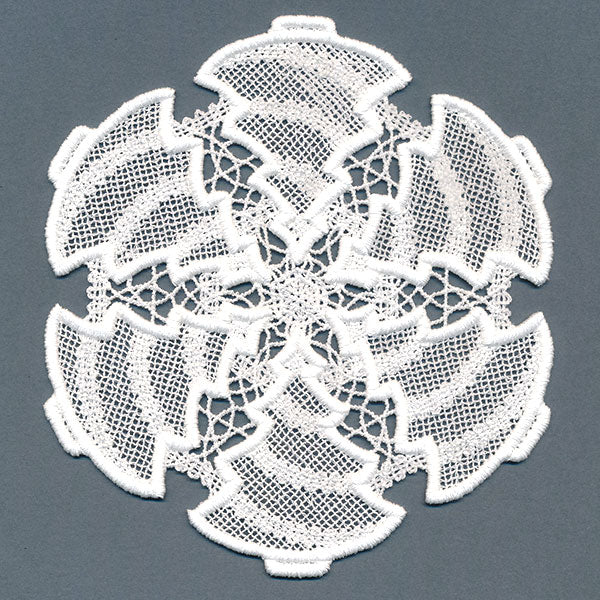 Festive Tree Doily (Battenburg Lace) - Image 5