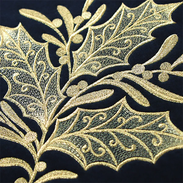 Glimmering Holly Feature - Image 2