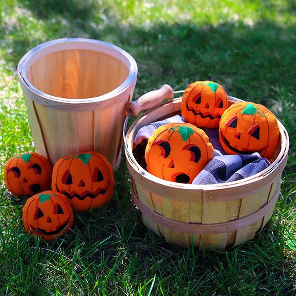 Halloween Jack o' Lantern Bucket Toss 1 (In-the-Hoop) - Image 6