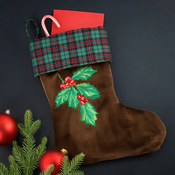 Holly & Berries - Image 8