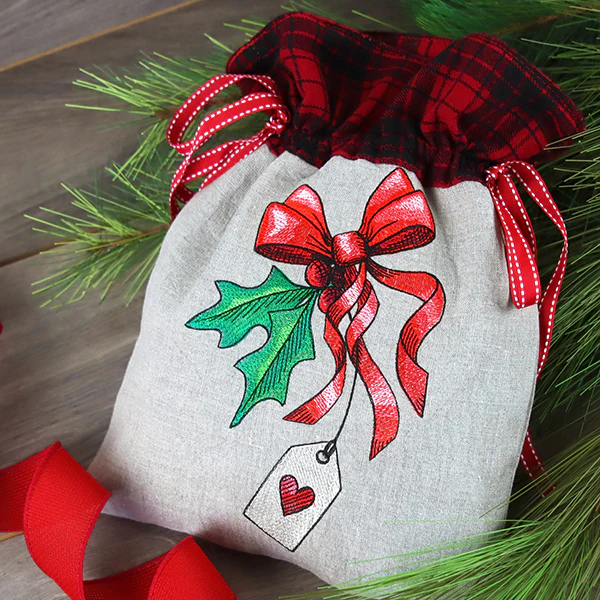 Made with Love and Holly Gift Bag Accent - Image 7