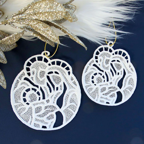Nativity Treasures Ornament - Holy Family (Lace) - Image 6