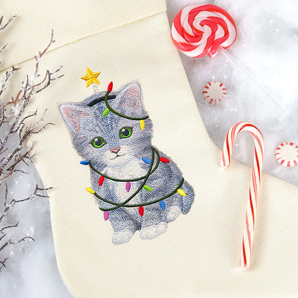 Sweet Christmas Kitten - Image 6