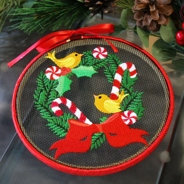 Sweet Tweet Christmas Wreath - Image 8