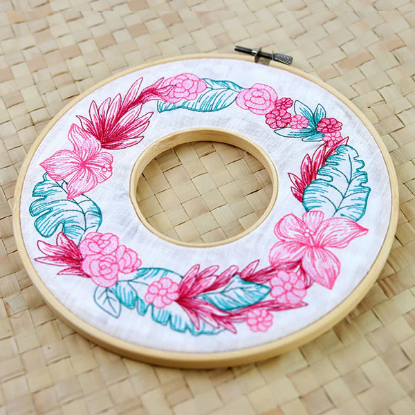 Tropical Hibiscus Wreath - Image 8