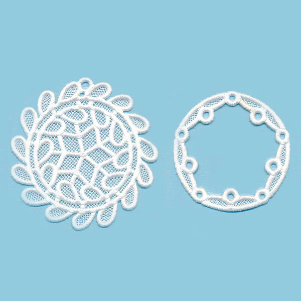 Wreath Frame Ornament (Lace) - Image 3